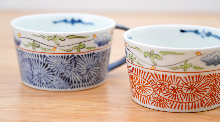 藍土オリジナルスープカップ（染錦渕唐草蛸唐草 青・赤） ［そうた窯