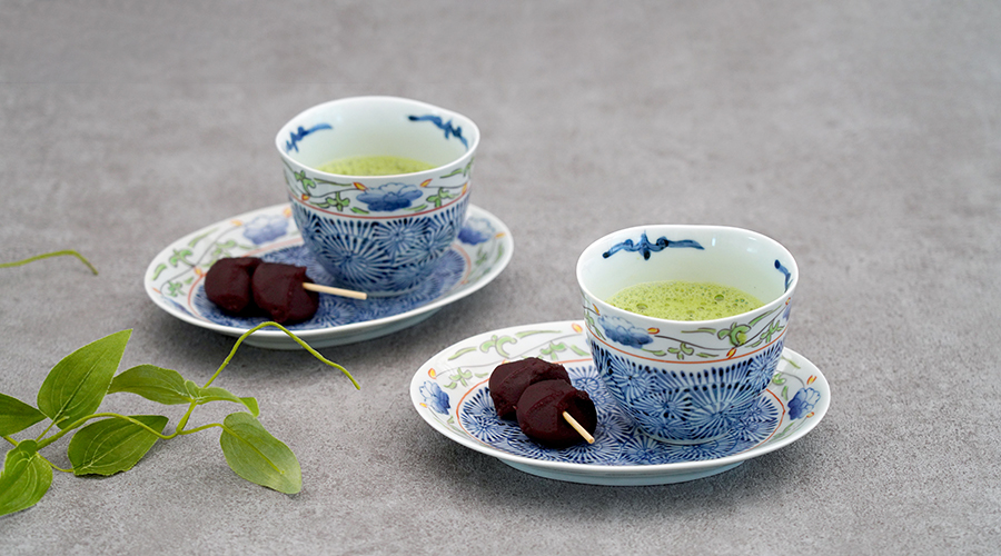 藍土　藍土な休日　和食器　通販　有田焼　そうた窯　唐草　染錦　ゆらりカップ　カップ　フリーカップ