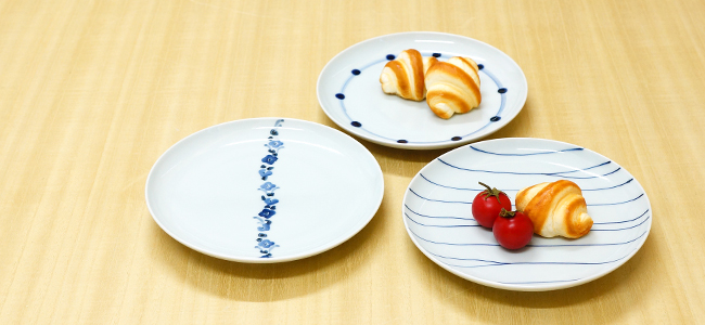 【和食器通販ショップ藍土な休日】　波佐見焼　重山陶器　染付　１９ｃｍプレート　パン皿　取皿