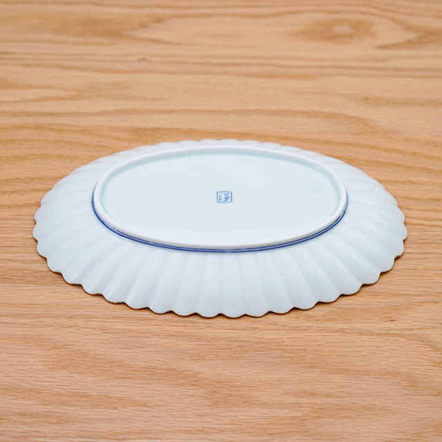 渕サビ芙蓉手菊型楕円プレート［梶謙製磁社］│1人分のメイン料理に