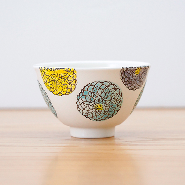 花・花お茶碗（2色）［菊祥陶器］│パステルカラーの花模様が