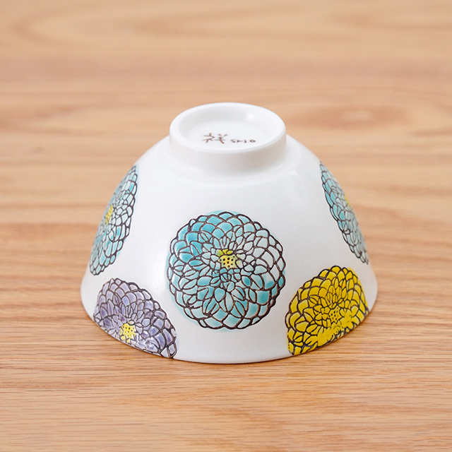 花・花お茶碗（2色）［菊祥陶器］│パステルカラーの花模様が特徴のお